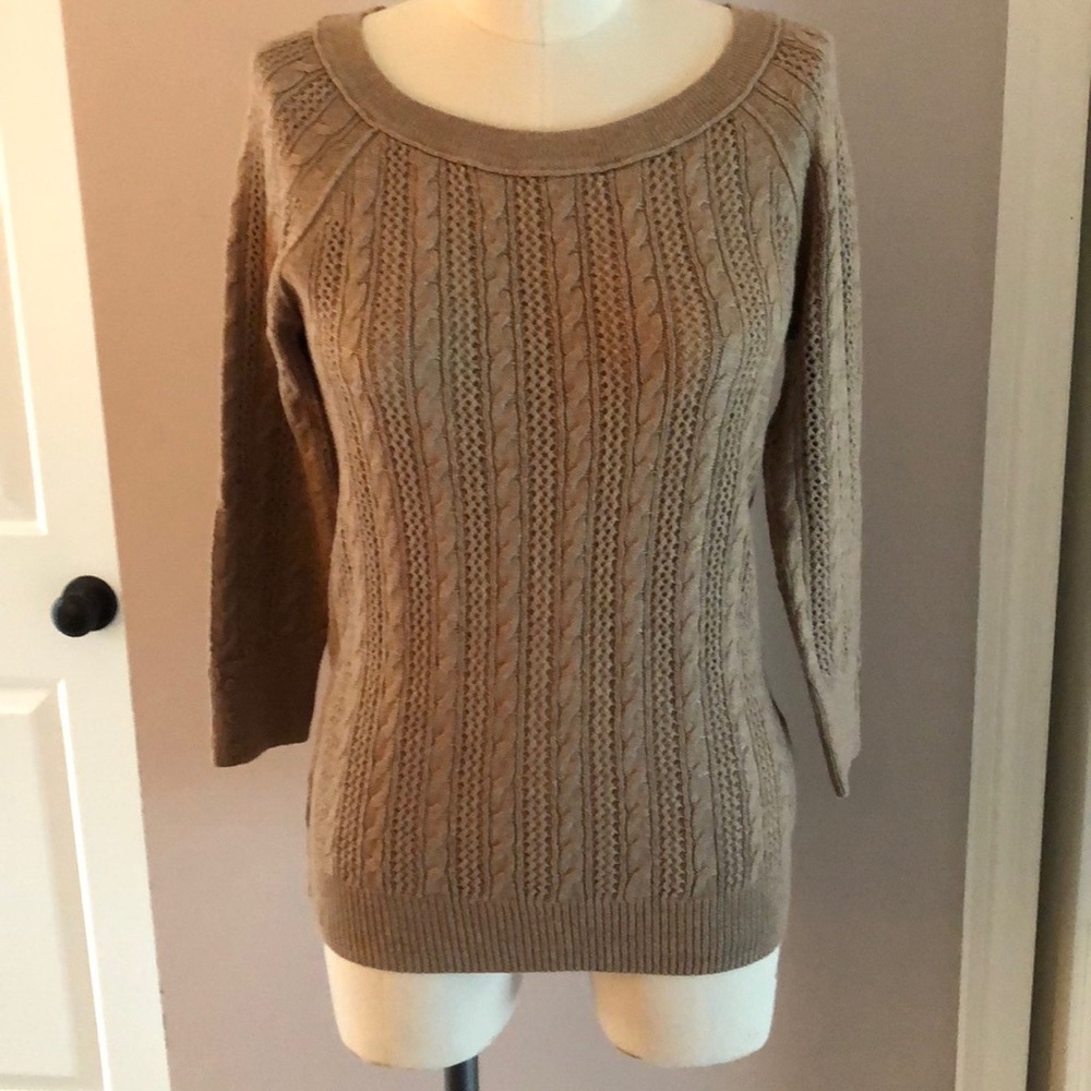 AMERICAN EAGLE LIGHT WEIGHT SWEATER